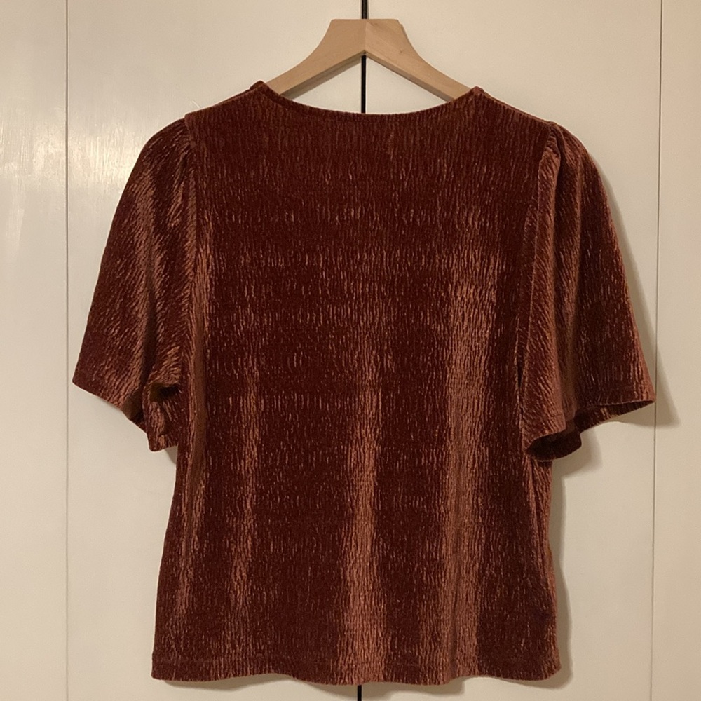 Texture & Thread Velvet Top - Picture 4 of 7